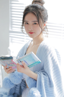 杨钰莹情陷红楼小说